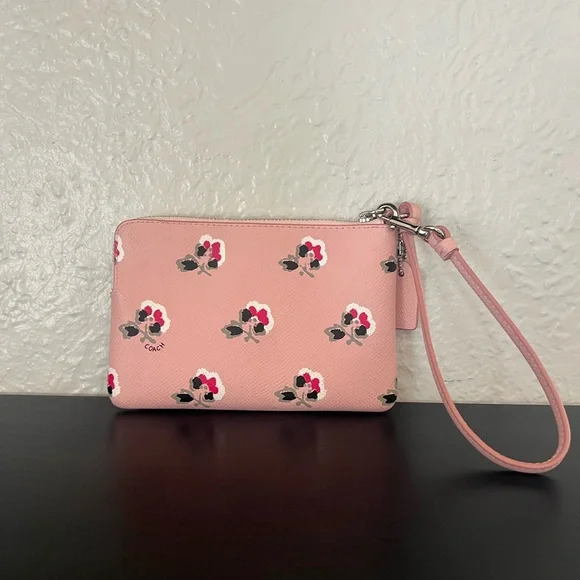 ✨NWOT - Coach Floral Corner Zip Wristlet✨ - Picture 6 of 9